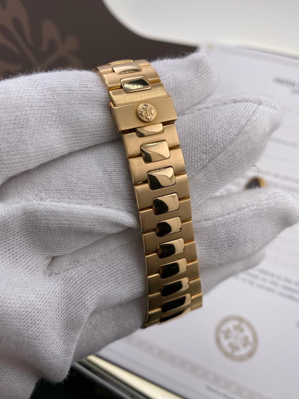 Patek Philippe Nautilus „Jumbo“ mit Manschettenknöpfen – Ansicht 15