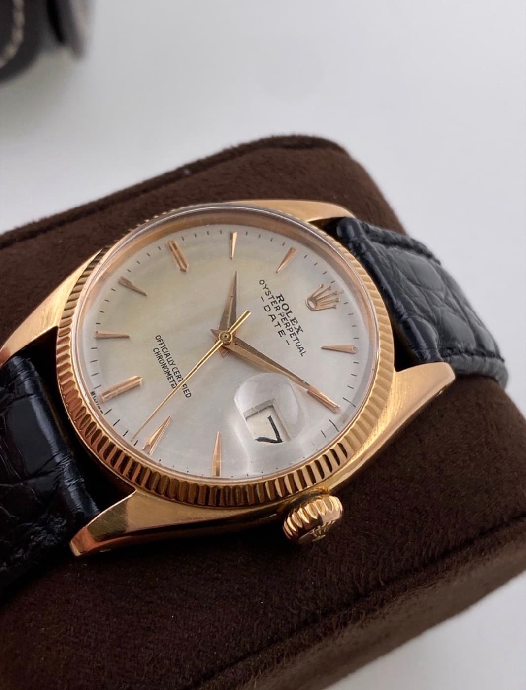 Rolex Oyster Perpetual Date (Roségold) – Ansicht 3